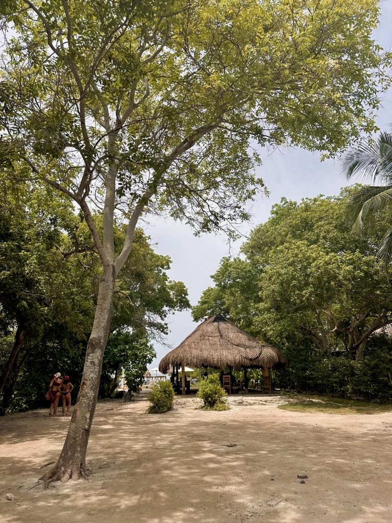 Playa semiprivada en Isla Grande, Islas del Rosario