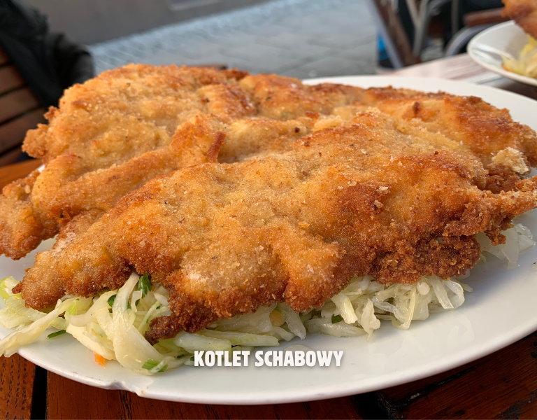 Kotlet schabowy, filete empanado típico de Polonia